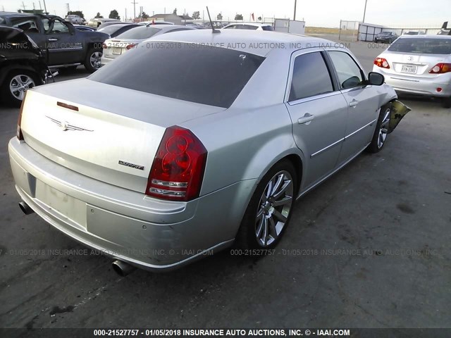 2C3LA73W68H286922 - 2008 CHRYSLER 300C SRT-8 SILVER photo 4