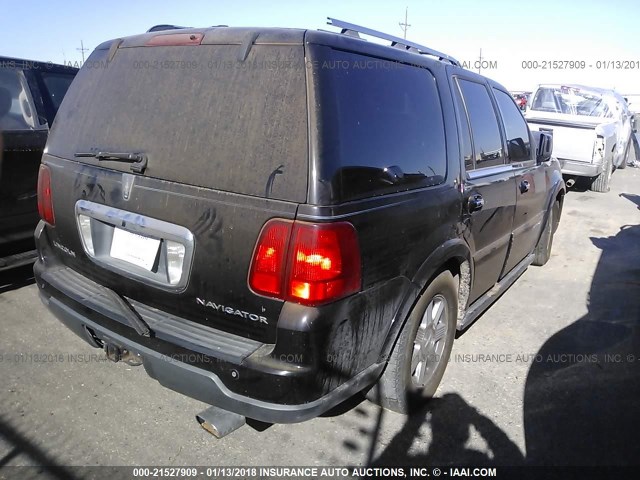 5LMFU285X5LJ07615 - 2005 LINCOLN NAVIGATOR BLACK photo 4