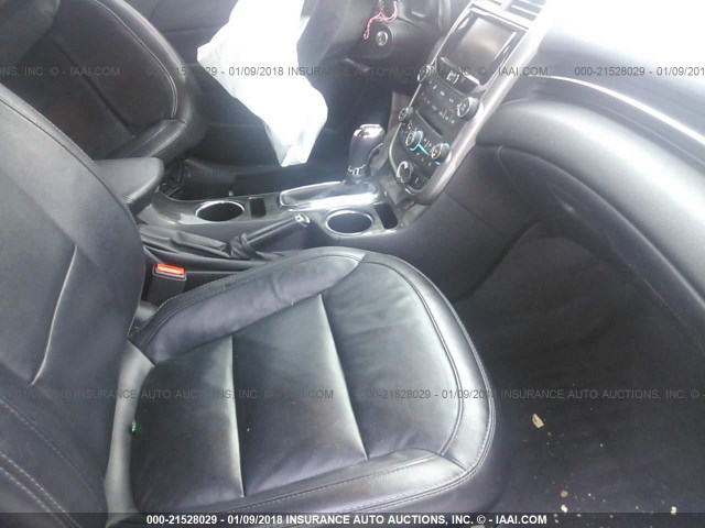 1G11F5SL5FF228498 - 2015 CHEVROLET MALIBU LTZ 银色 照片 5