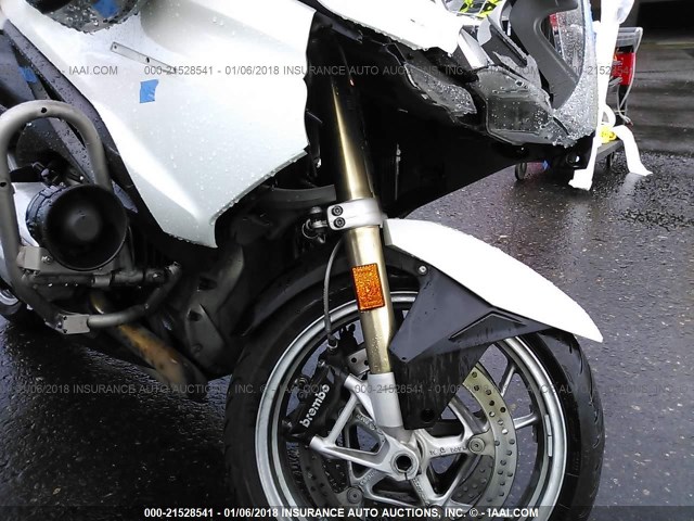 WB10A130XFZ192558 - 2015 BMW R1200 RT WHITE photo 5