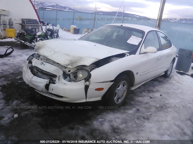 1FAFP52S1WG153610 - 1998 FORD TAURUS LX/SE WHITE photo 2