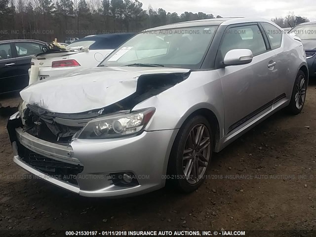 JTKJF5C75B3015306 - 2011 TOYOTA SCION TC 银色 照片 2