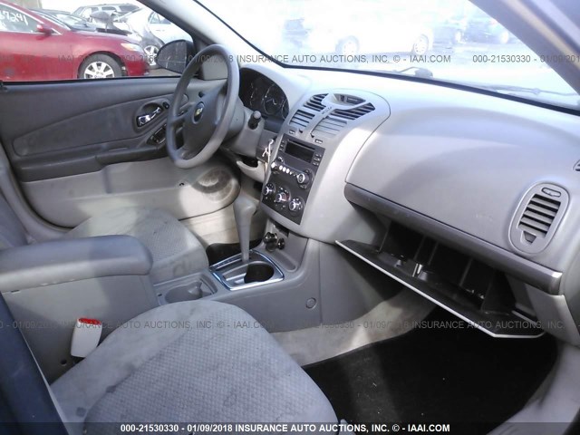 1G1ZS58F27F294749 - 2007 CHEVROLET MALIBU LS ნაცრისფერი ფოტო 5