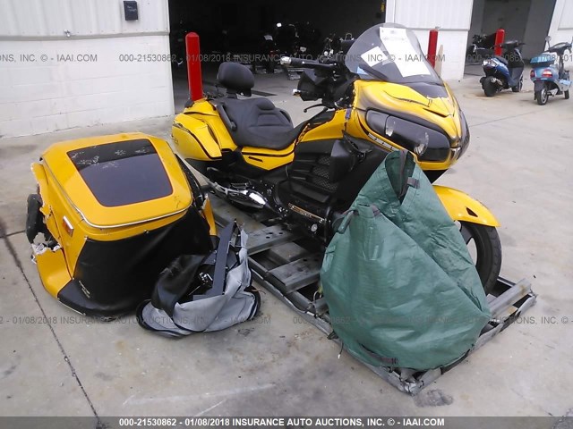 JH2SC6810EK100070 - 2014 HONDA GL1800 B YELLOW photo 1