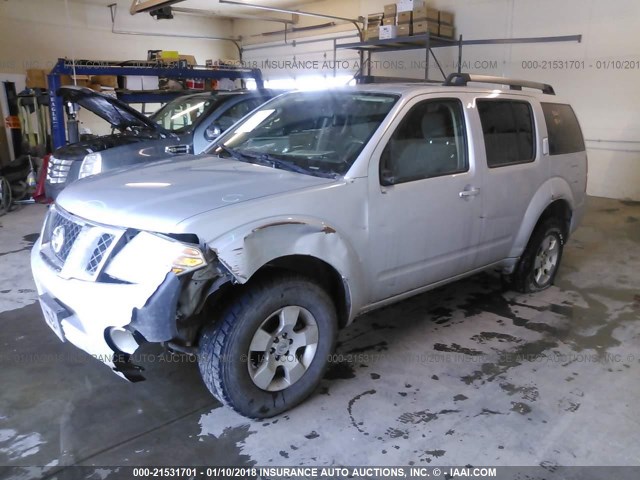 5N1AR1NB3BC623569 - 2011 NISSAN PATHFINDER S/LE/SE SILVER photo 2