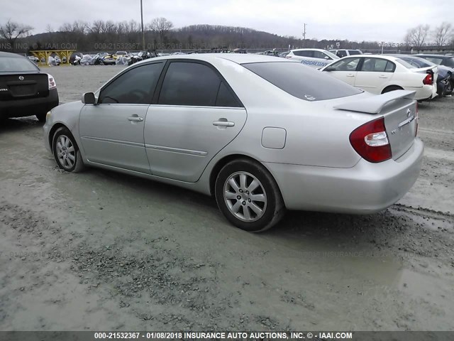 4T1BE30KX3U645759 - 2003 TOYOTA CAMRY LE/XLE/SE SILVER photo 3