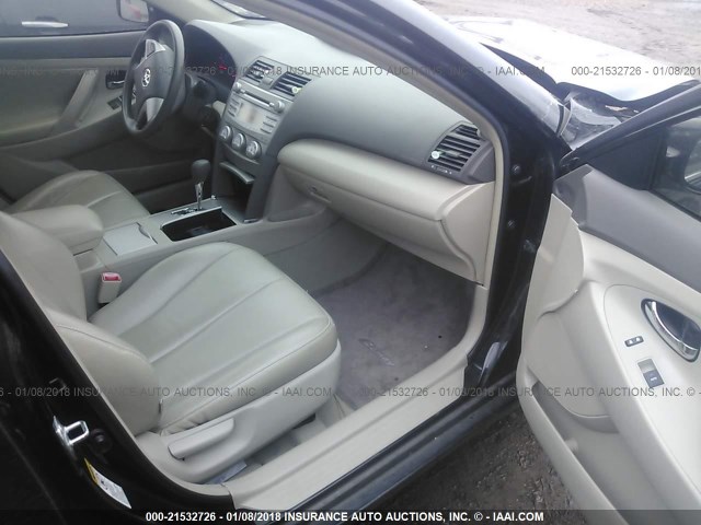 4T4BF3EK0AR064103 - 2010 TOYOTA CAMRY SE/LE/XLE 黑色 照片 5