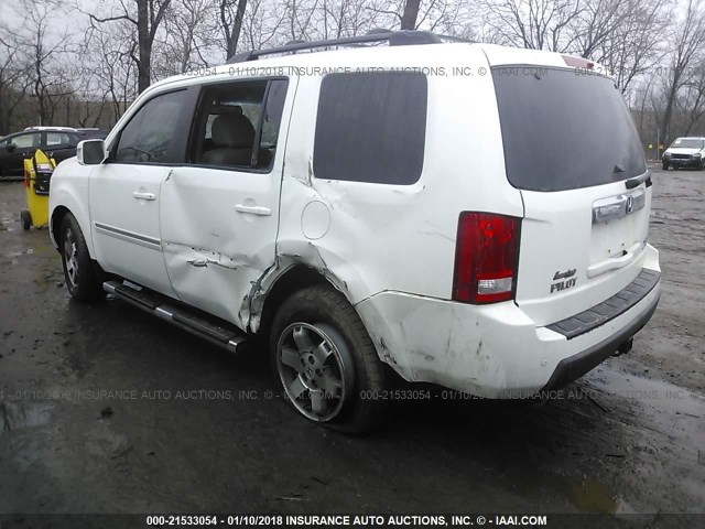 5FNYF4H98AB004795 - 2010 HONDA PILOT TOURING WHITE photo 3