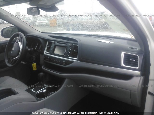 5TDBZRFH7HS483592 - 2017 TOYOTA HIGHLANDER LE/LE PLUS WHITE photo 5