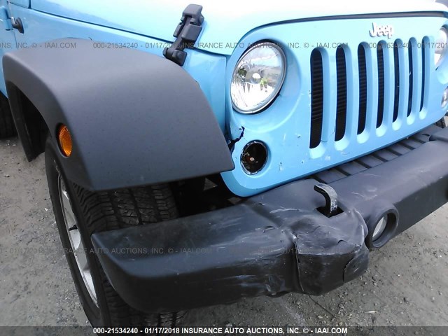 1C4AJWAG9HL582514 - 2017 JEEP WRANGLER SPORT أزرق صورة 6