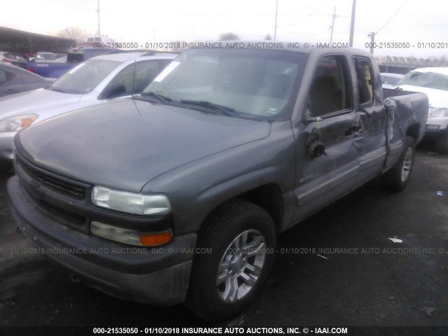 2GCEK19T3Y1255809 - 2000 CHEVROLET SILVERADO K1500 GRAY photo 2