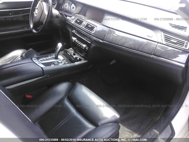 WBAKC8C5XBC433104 - 2011 BMW 750 LXI WHITE photo 5