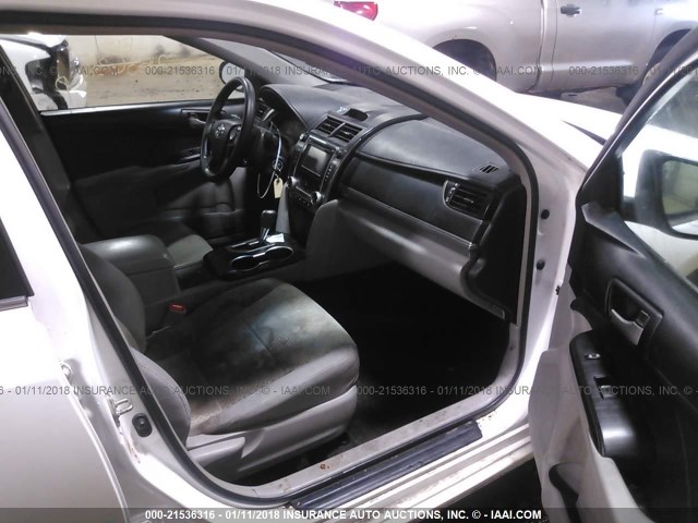 4T1BF1FK3EU311679 - 2014 TOYOTA CAMRY L/SE/LE/XLE 白色 照片 5