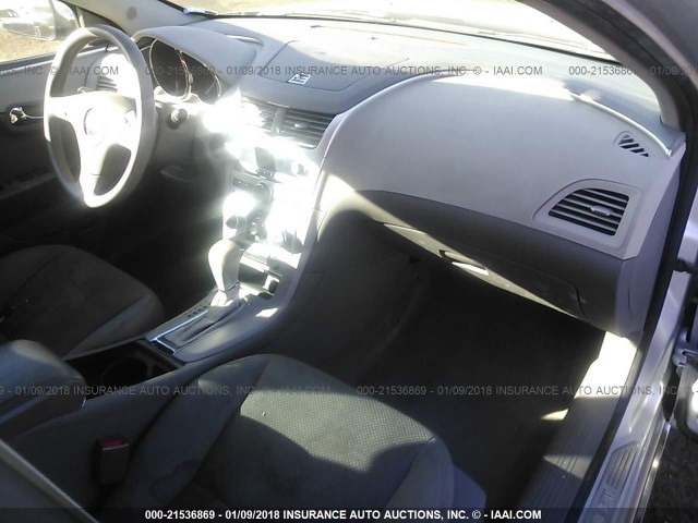 1G1ZC5E03CF257300 - 2012 CHEVROLET MALIBU 1LT 银色 照片 5