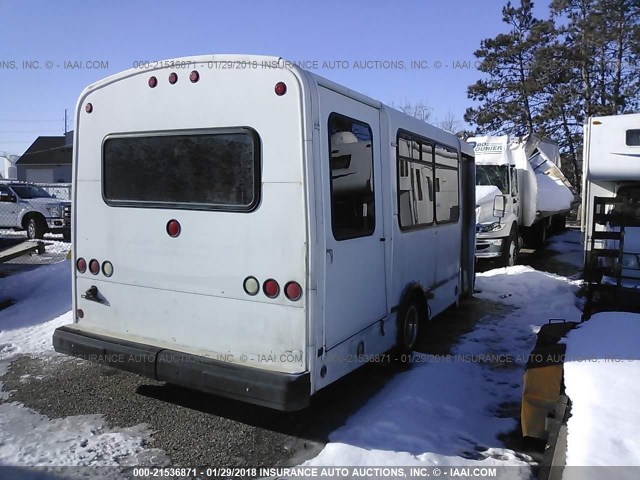 1FDXE45P15HB13425 - 2005 FORD E450 WHITE photo 4