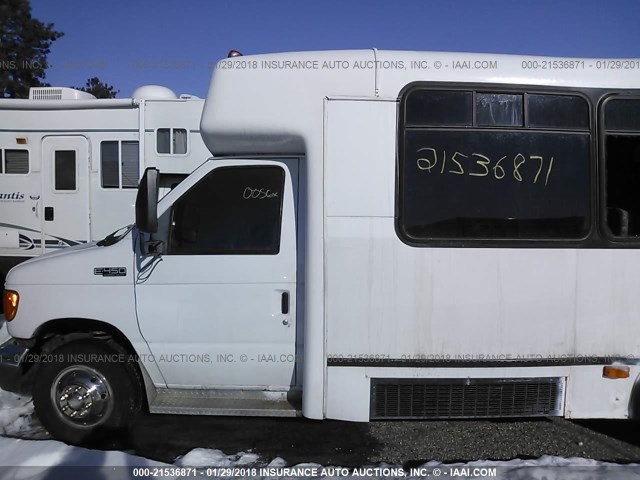 1FDXE45P15HB13425 - 2005 FORD E450 WHITE photo 7