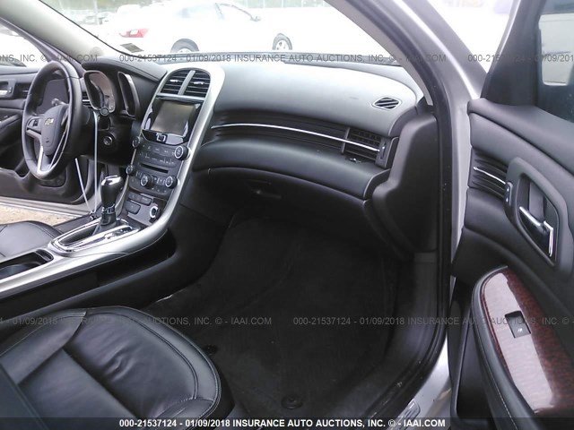 1G11H5SA8DF309033 - 2013 CHEVROLET MALIBU LTZ 银色 照片 5