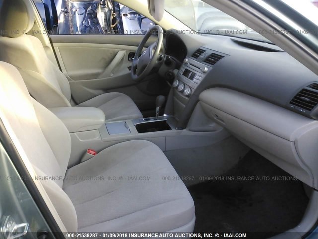 4T1BF3EK4BU754206 - 2011 TOYOTA CAMRY SE/LE/XLE Зеленый фото 5