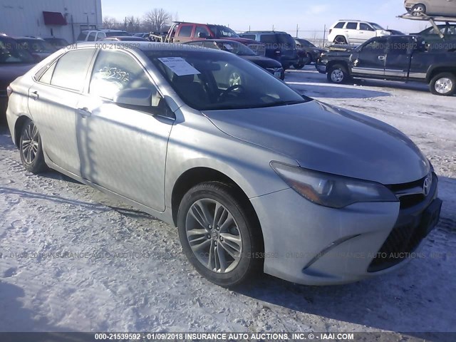 4T1BF1FK2GU221538 - 2016 TOYOTA CAMRY LE/XLE/SE/XSE 银色 照片 1