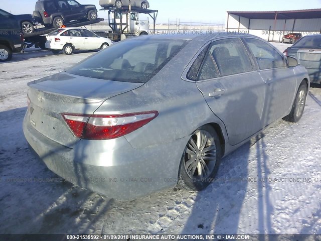 4T1BF1FK2GU221538 - 2016 TOYOTA CAMRY LE/XLE/SE/XSE 银色 照片 4