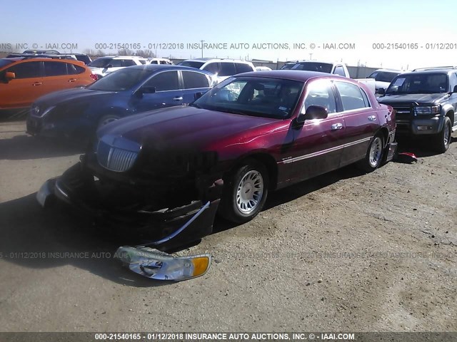 1LNHM83W2XY625481 - 1999 LINCOLN TOWN CAR CARTIER MAROON photo 2