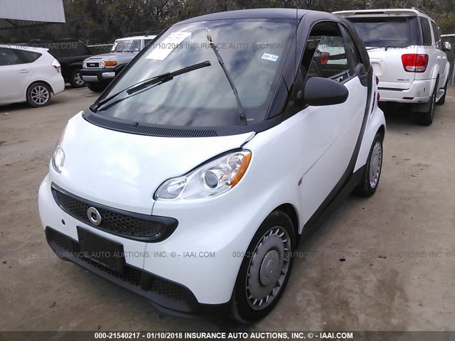 WMEEJ3BA6EK782005 - 2014 SMART FORTWO PURE/PASSION WHITE photo 2