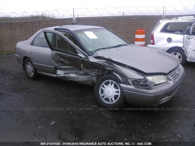 4T1BF22K3VU028632 - 1997 TOYOTA CAMRY CE/LE/XLE 灰色 照片 1