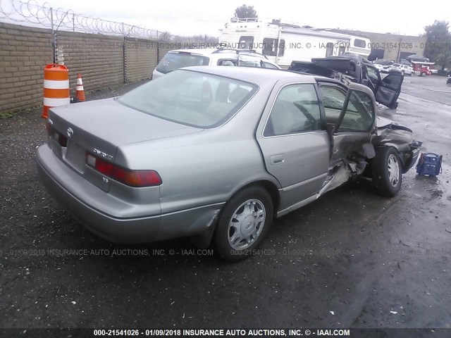 4T1BF22K3VU028632 - 1997 TOYOTA CAMRY CE/LE/XLE GRAY photo 4