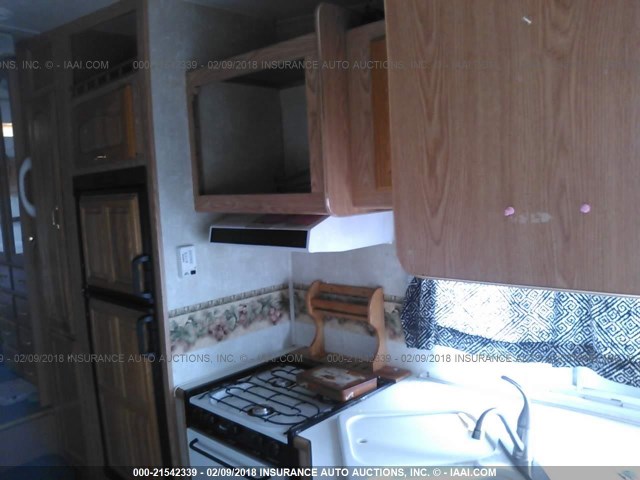 4X4FWCC272V002710 - 2002 FOREST RIVER OTHER  白色 照片 5