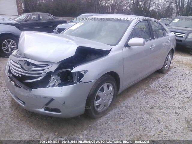 4T1BE46K47U554120 - 2007 TOYOTA CAMRY NEW GENERAT CE/LE/XLE/SE SILVER photo 2