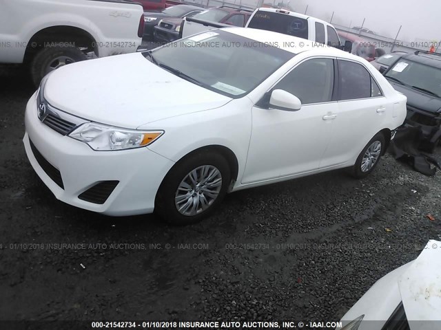 4T4BF1FKXER435115 - 2014 TOYOTA CAMRY L/SE/LE/XLE თეთრი ფოტო 2
