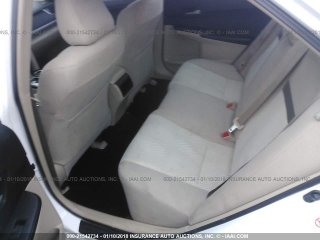 4T4BF1FKXER435115 - 2014 TOYOTA CAMRY L/SE/LE/XLE თეთრი ფოტო 8