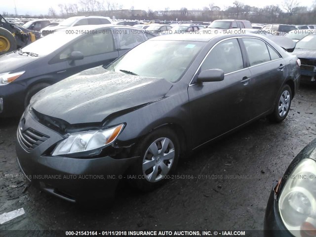 4T4BE46K47R008066 - 2007 TOYOTA CAMRY NEW GENERAT CE/LE/XLE/SE GRAY photo 2