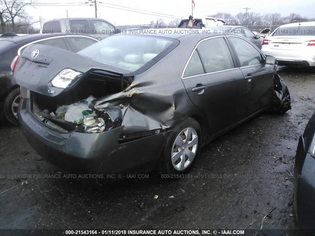 4T4BE46K47R008066 - 2007 TOYOTA CAMRY NEW GENERAT CE/LE/XLE/SE GRAY photo 4