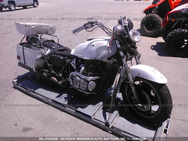 1HFSC0213CA209615 - 1982 HONDA GL1100 I WHITE photo 1