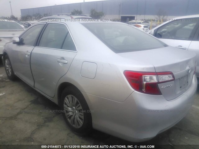 4T4BF1FK9ER373903 - 2014 TOYOTA CAMRY L/SE/LE/XLE SILVER photo 3