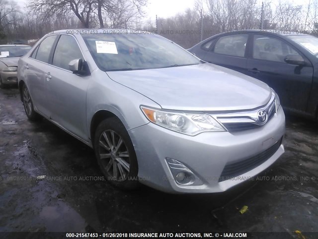 4T4BF1FK5CR255196 - 2012 TOYOTA CAMRY SE/LE/XLE SILVER photo 1
