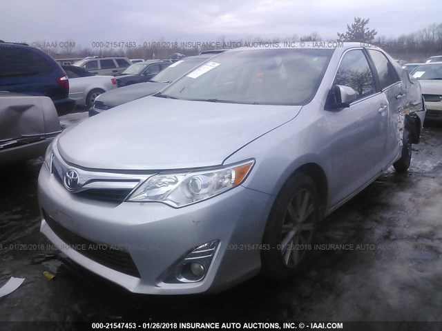 4T4BF1FK5CR255196 - 2012 TOYOTA CAMRY SE/LE/XLE SILVER photo 2