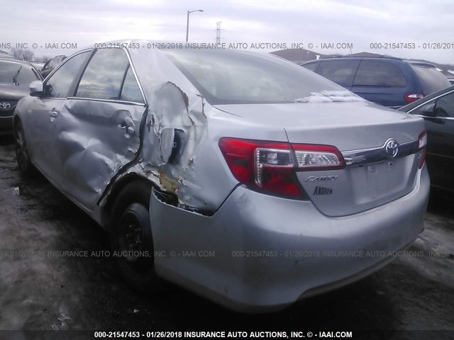 4T4BF1FK5CR255196 - 2012 TOYOTA CAMRY SE/LE/XLE SILVER photo 3