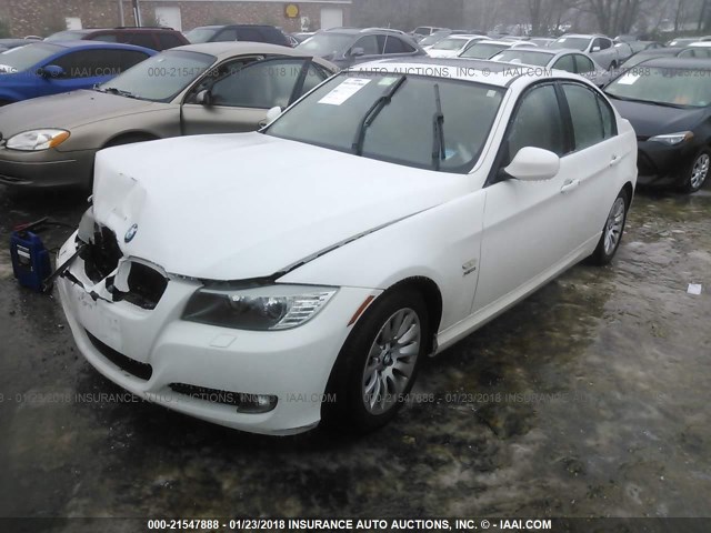 WBAPK53589A643570 - 2009 BMW 328 XI SULEV WHITE photo 2