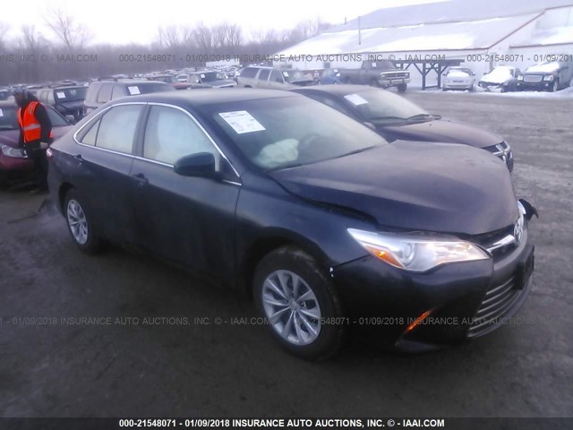 4T1BF1FK0HU723806 - 2017 TOYOTA CAMRY LE/XLE/SE/XSE BLACK photo 1