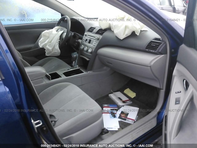 4T1BK3EK6BU627646 - 2011 TOYOTA CAMRY SE/LE/XLE 蓝色 照片 5