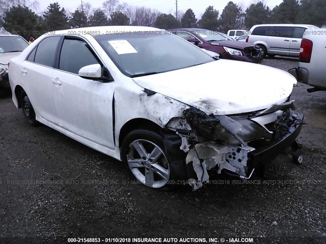 4T1BF1FK4EU767156 - 2014 TOYOTA CAMRY L/SE/LE/XLE 白色 照片 1
