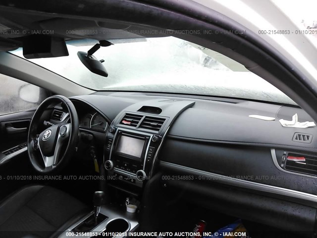 4T1BF1FK4EU767156 - 2014 TOYOTA CAMRY L/SE/LE/XLE 白色 照片 5