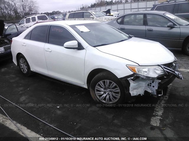 4T1BF1FKXCU553995 - 2012 TOYOTA CAMRY SE/LE/XLE WHITE photo 1