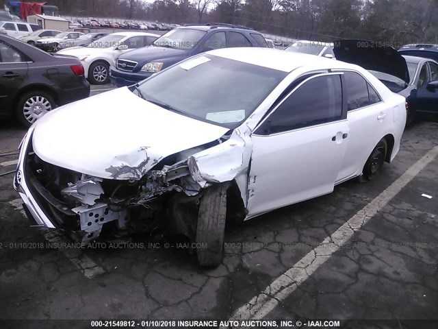 4T1BF1FKXCU553995 - 2012 TOYOTA CAMRY SE/LE/XLE WHITE photo 2