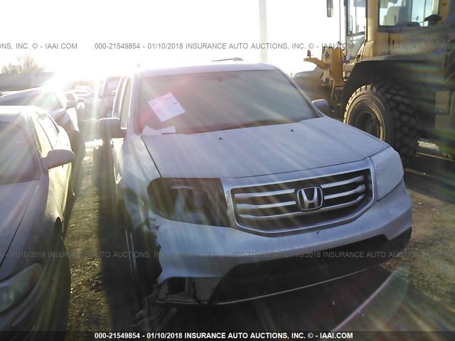 5FNYF4H24EB038497 - 2014 HONDA PILOT LX SILVER photo 6