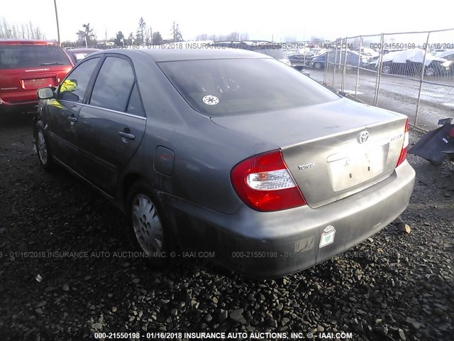 JTDBE32K920024827 - 2002 TOYOTA CAMRY LE/XLE/SE ნაცრისფერი ფოტო 3