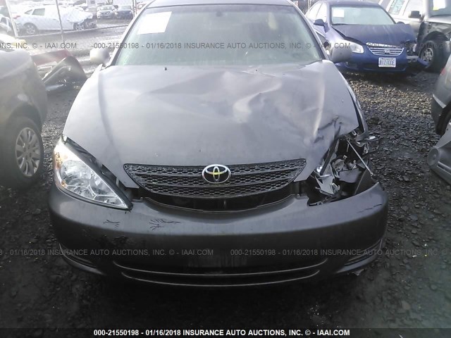 JTDBE32K920024827 - 2002 TOYOTA CAMRY LE/XLE/SE ნაცრისფერი ფოტო 6