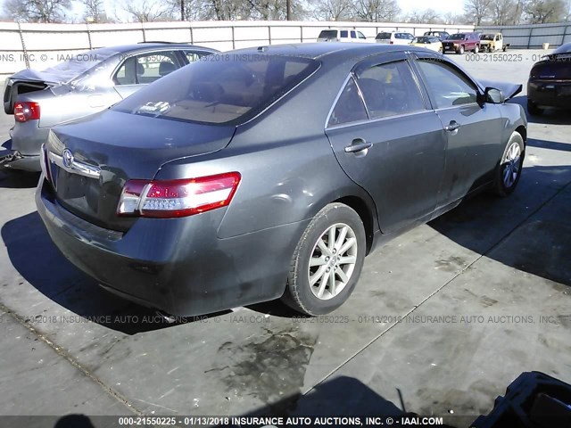 4T1BK3EK1BU119102 - 2011 TOYOTA CAMRY SE/LE/XLE GRAY photo 4